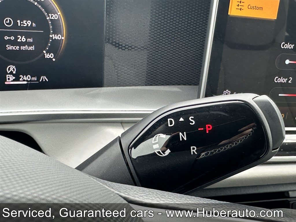 Used 2025 Volkswagen Tiguan SE AWD/4WD image 30