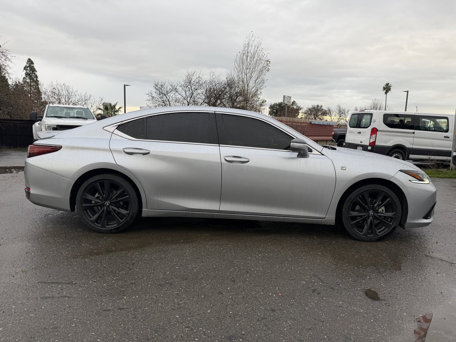 Used 2024 Lexus ES 300h F Sport image 6