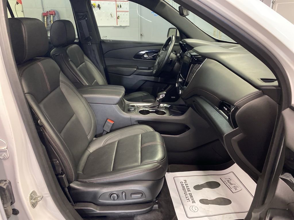 Used 2023 Chevrolet Traverse RS image 15
