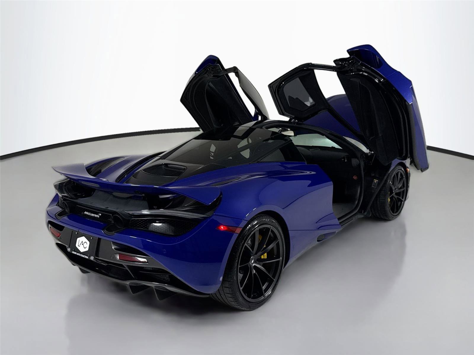 Used 2019 McLaren 720S Performance RWD image 40
