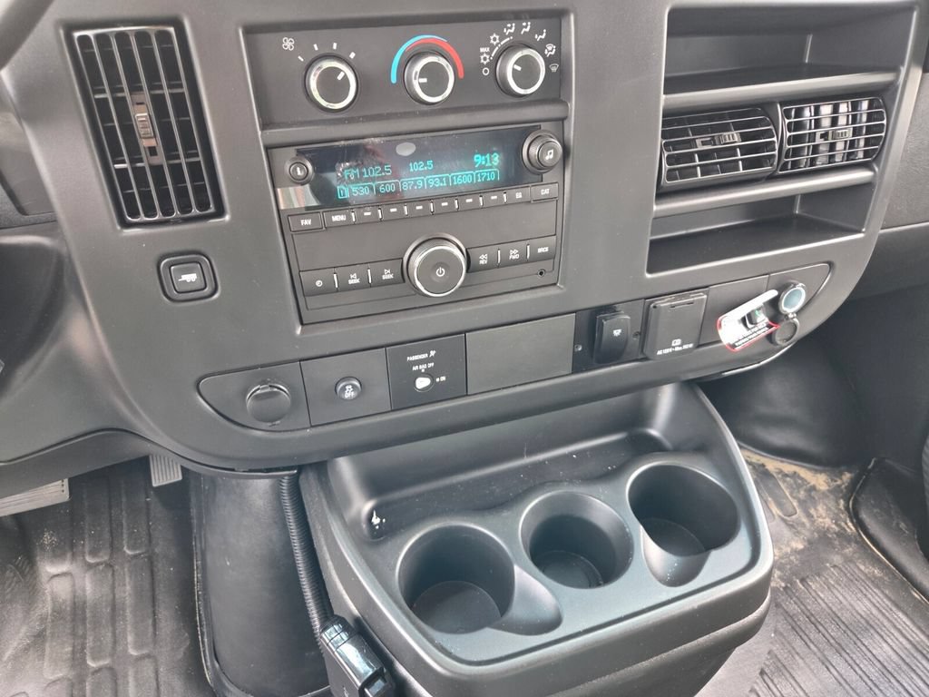 New 2026 Chevrolet Express 3500 RWD image 7