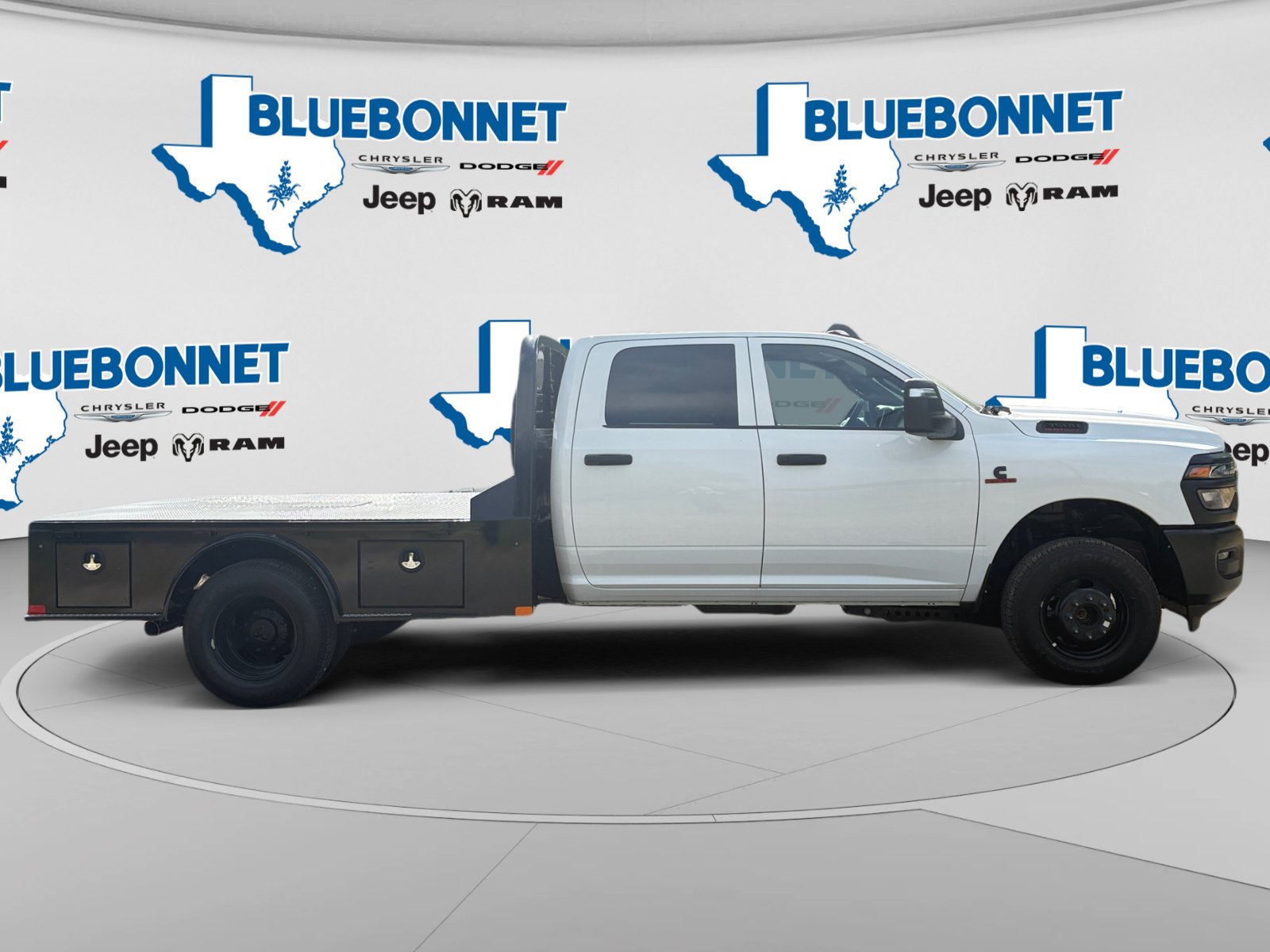 New 2026 RAM 3500 Tradesman AWD/4WD image 4