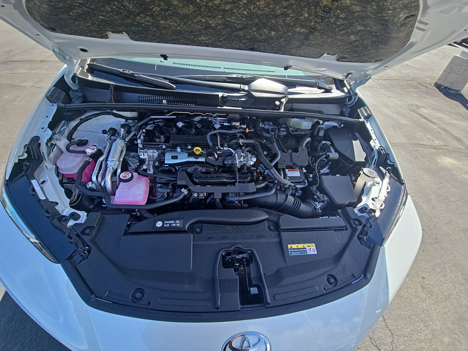 New 2025 Toyota Prius Plug-In Hybrid FWD image 35