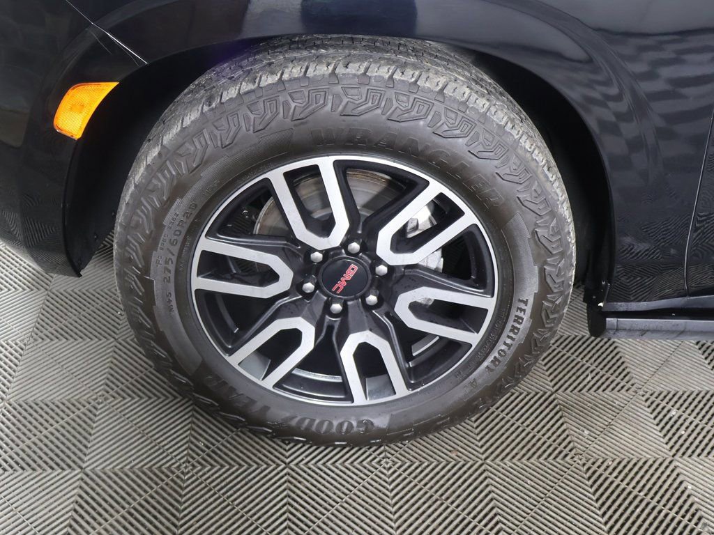 Used 2023 GMC Yukon XL AT4 w/ AT4 Premium Plus Package AWD/4WD image 26