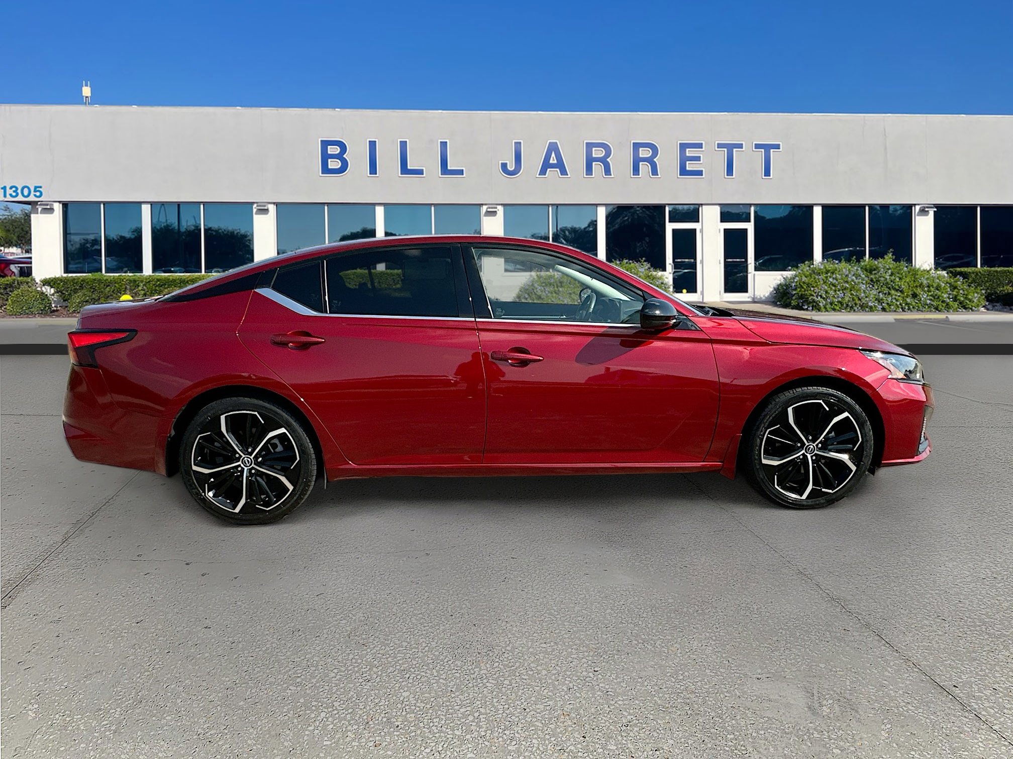 Used 2023 Nissan Altima 2.5 SR w/ SR Premium Package image 8