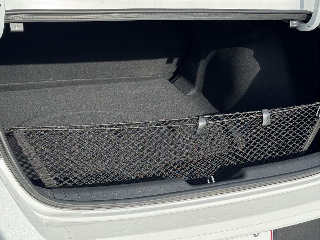 Used 2025 Hyundai Elantra SE image 13