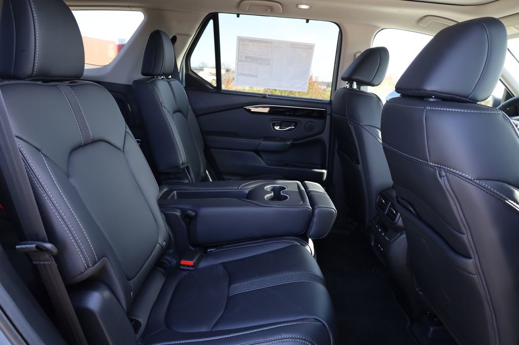 New 2025 Honda Pilot Touring image 34
