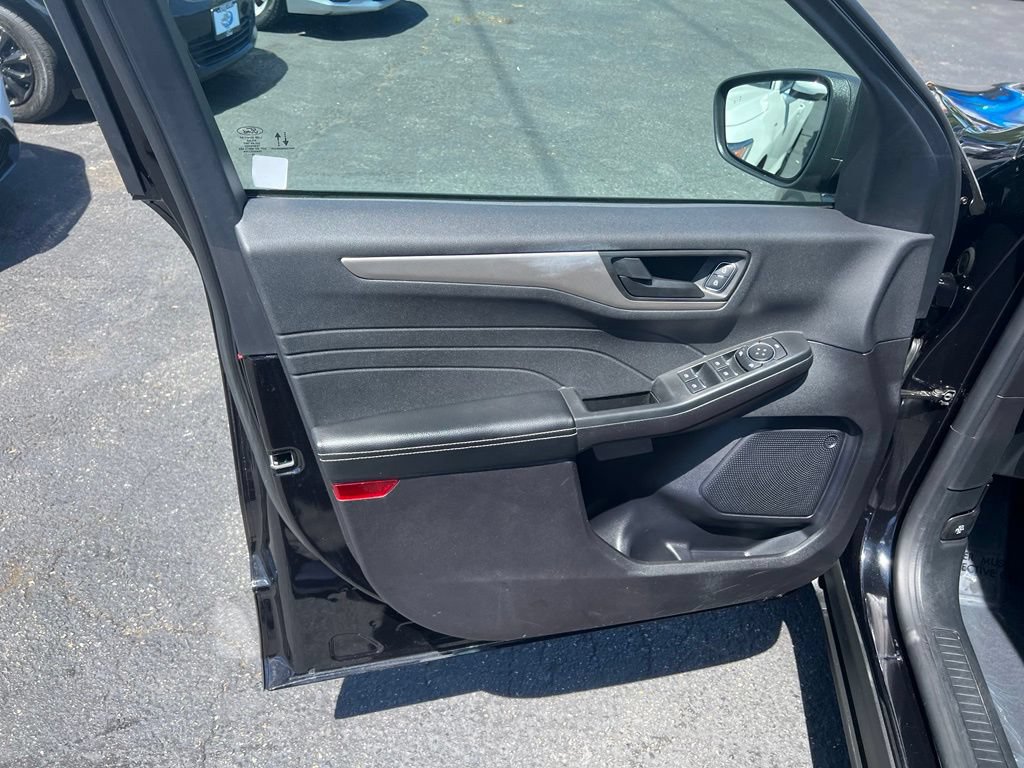 Certified 2022 Ford Escape S AWD/4WD image 10