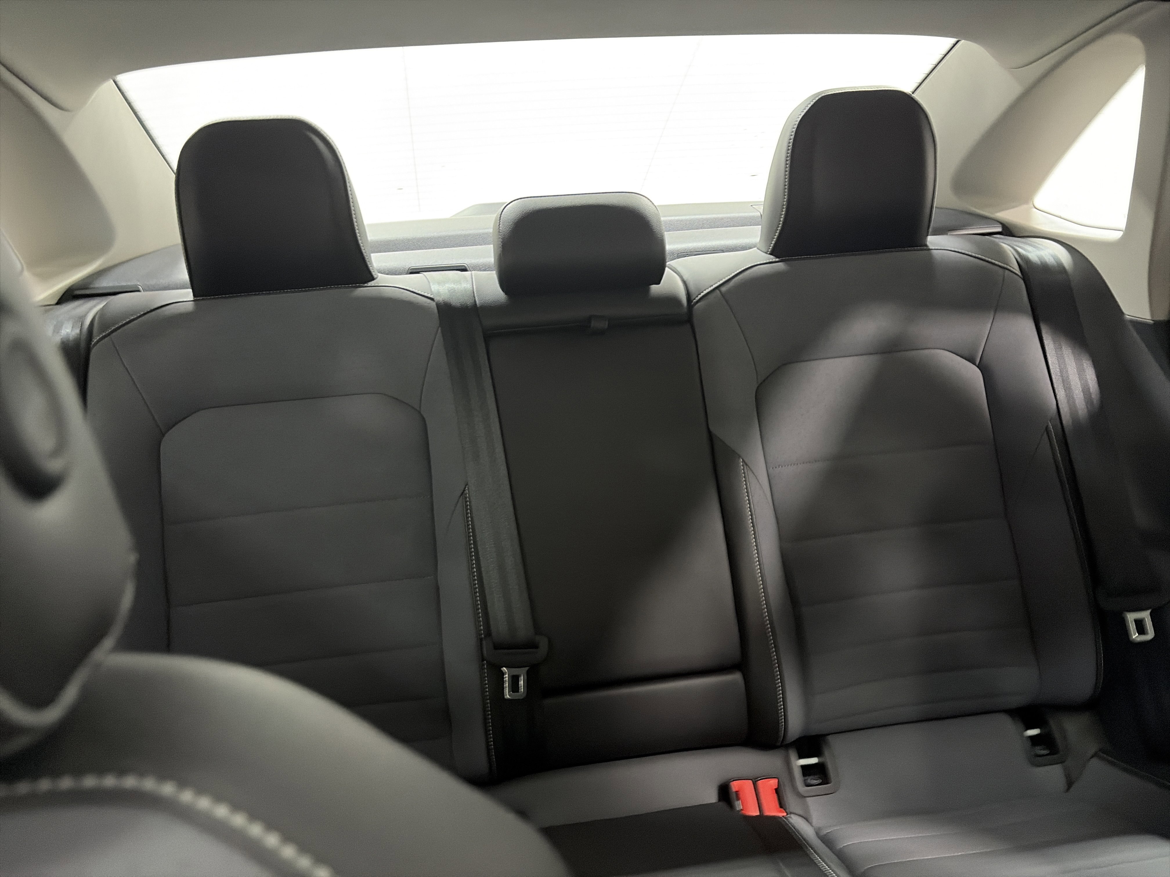 Certified 2025 Volkswagen Jetta SE image 33