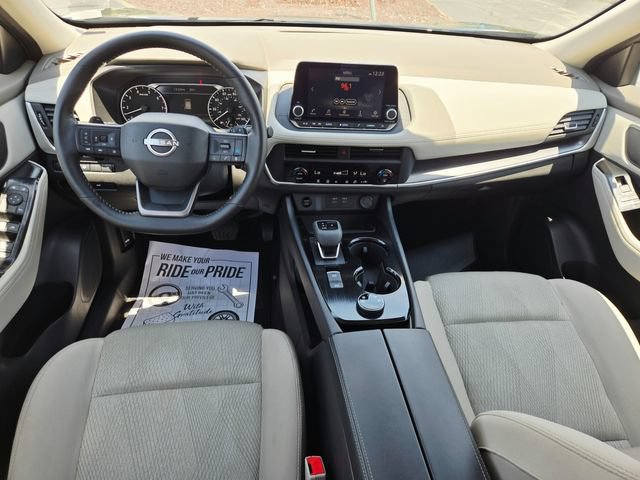 Used 2025 Nissan Rogue SV AWD/4WD image 10