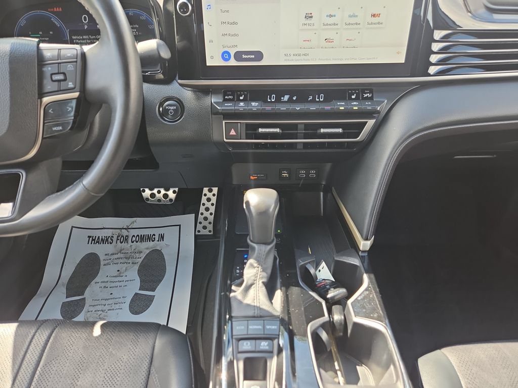 Used 2025 Toyota Camry XSE FWD image 11