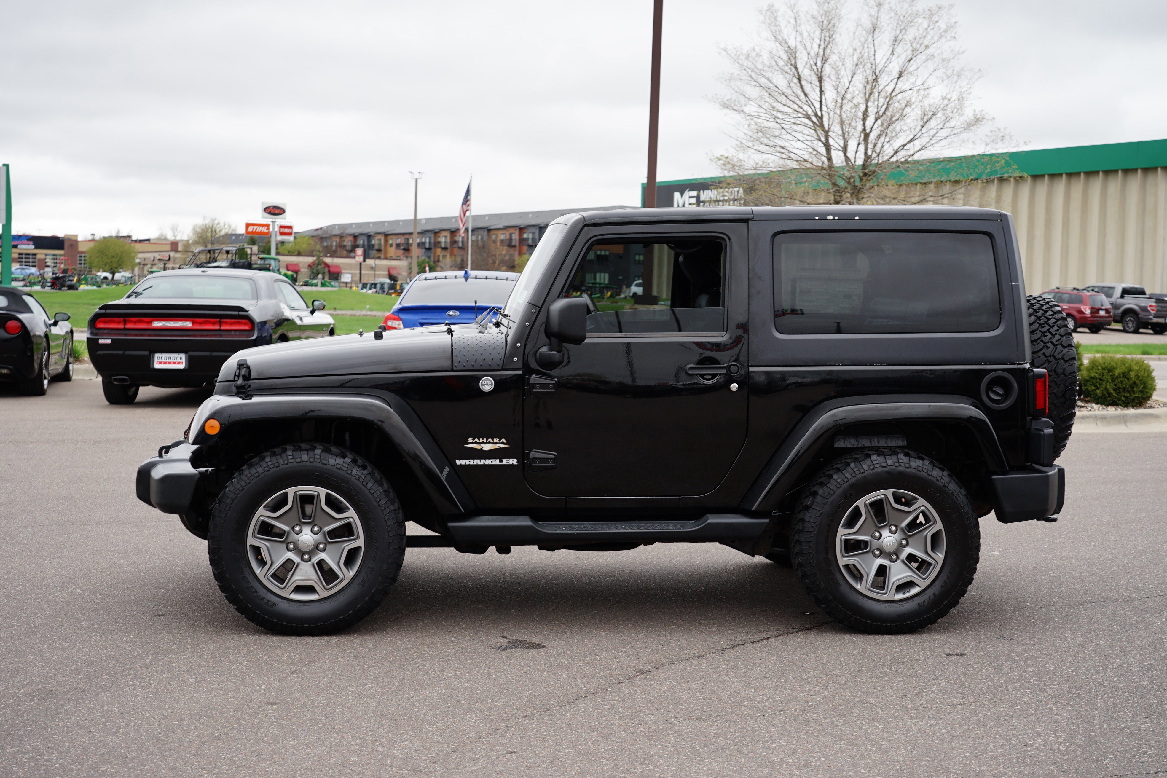 Used 2012 Jeep Wrangler Sahara w/ Dual Top Group AWD/4WD image 6