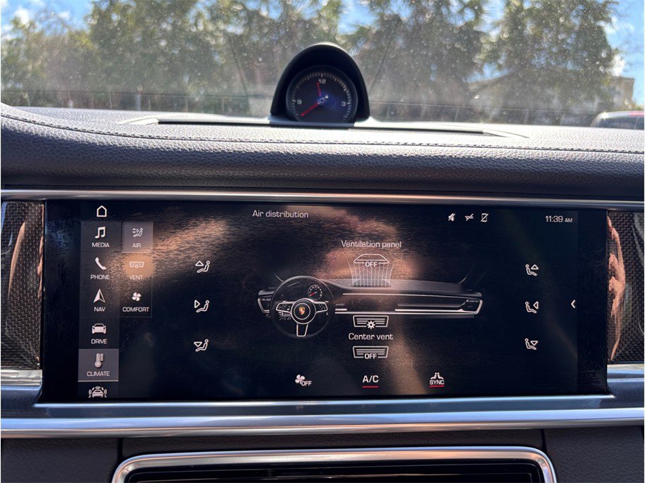 Used 2017 Porsche Panamera 4S image 32