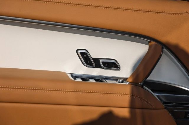 New 2025 Land Rover Range Rover SV image 23