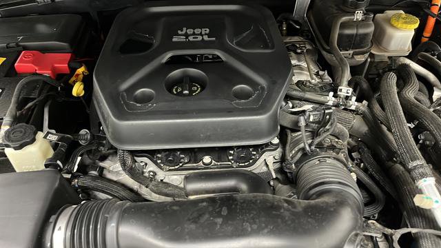 Used 2022 Jeep Wrangler Unlimited Sahara w/ Cold Weather Group AWD/4WD image 27