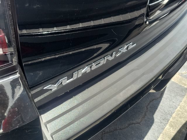 Used 2017 GMC Yukon XL SLT RWD image 3
