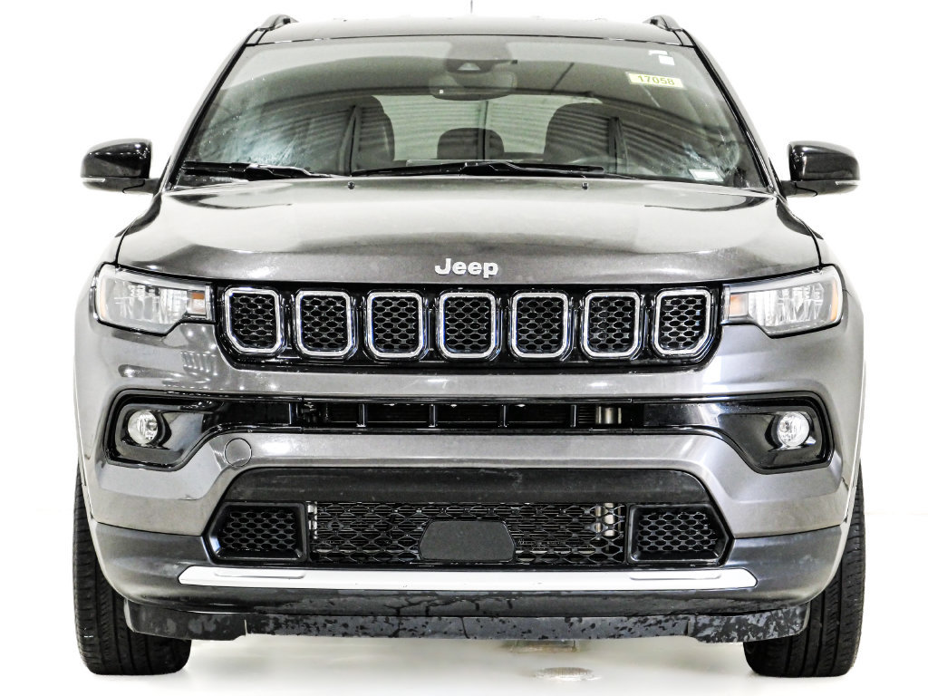 Used 2024 Jeep Compass Limited AWD/4WD image 2