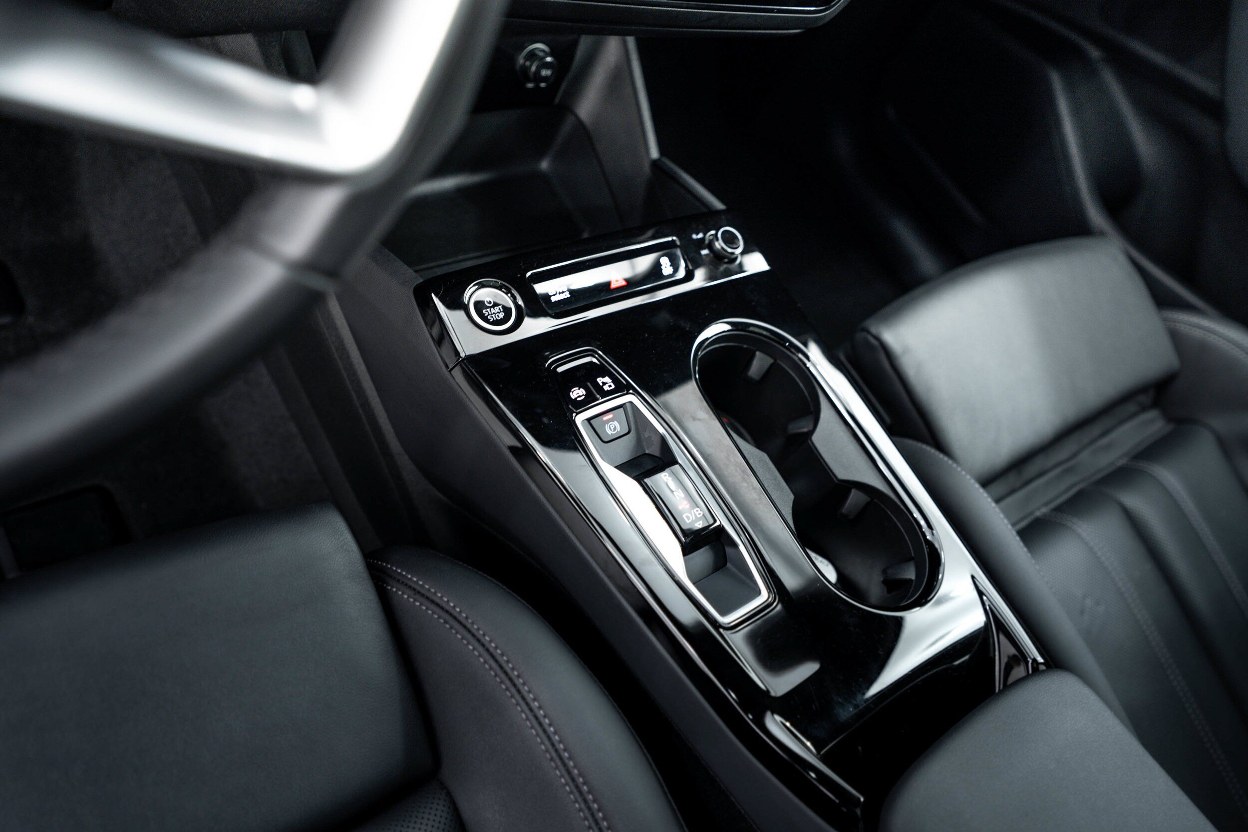 Certified 2025 Audi Q6 e-tron Premium Plus w/ Premium Plus AWD/4WD image 11