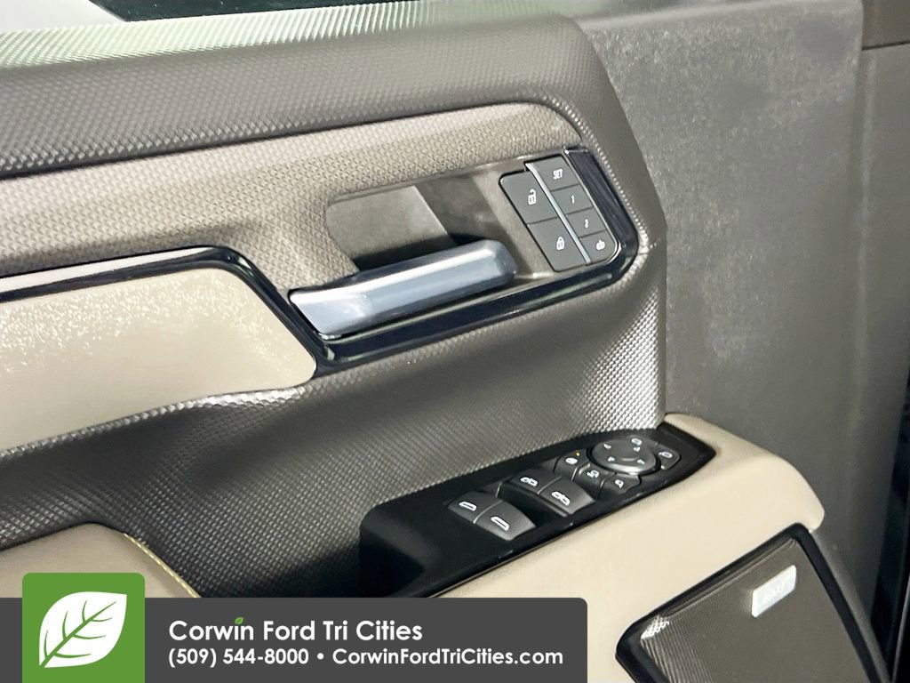 Used 2024 Chevrolet Silverado 2500 ZR2 w/ Technology Package image 12