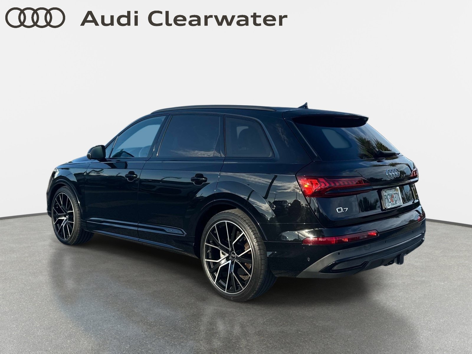 Used 2023 Audi Q7 3.0T Prestige w/ Prestige Package AWD/4WD image 2