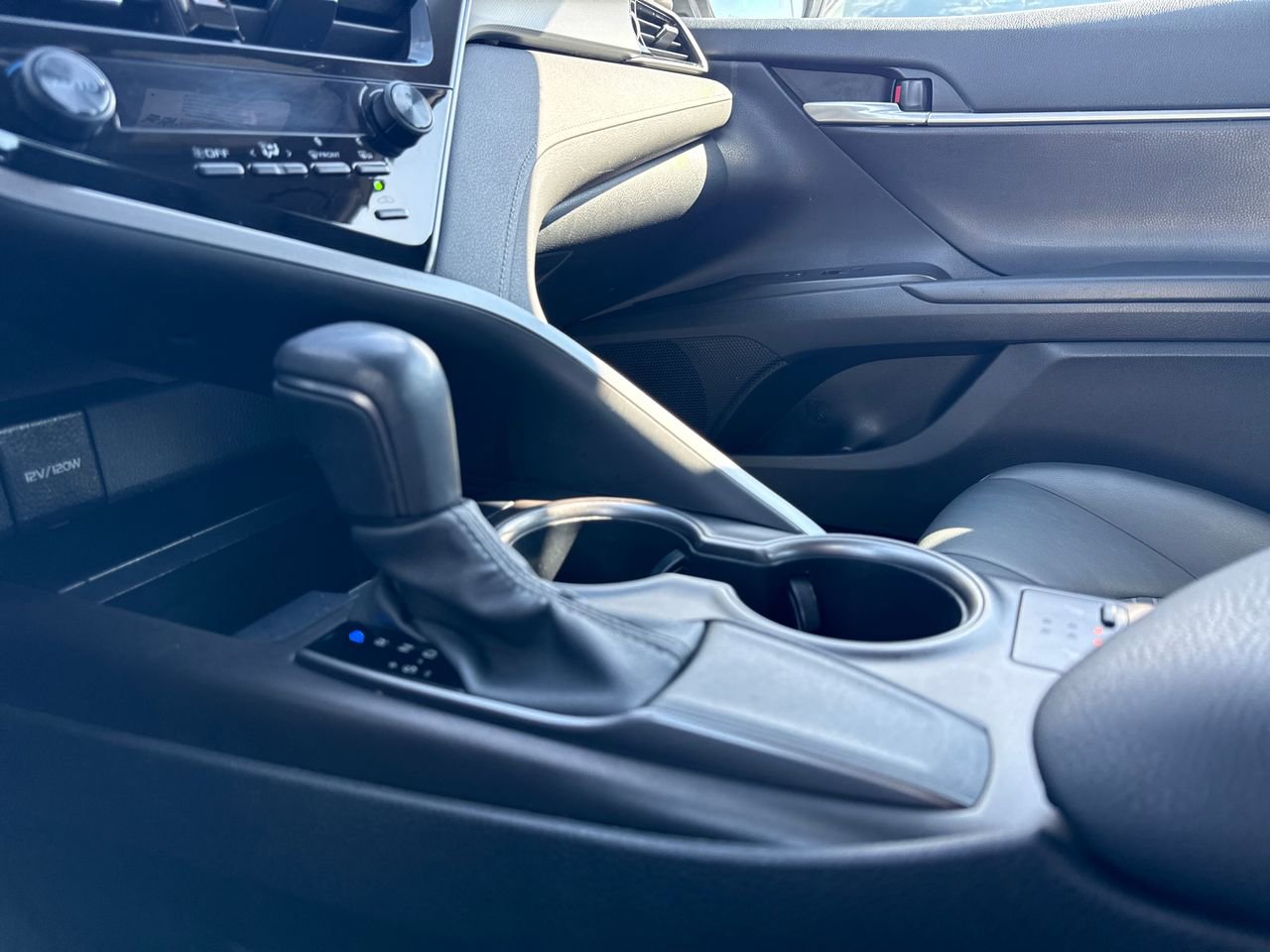 Used 2024 Toyota Camry SE image 23