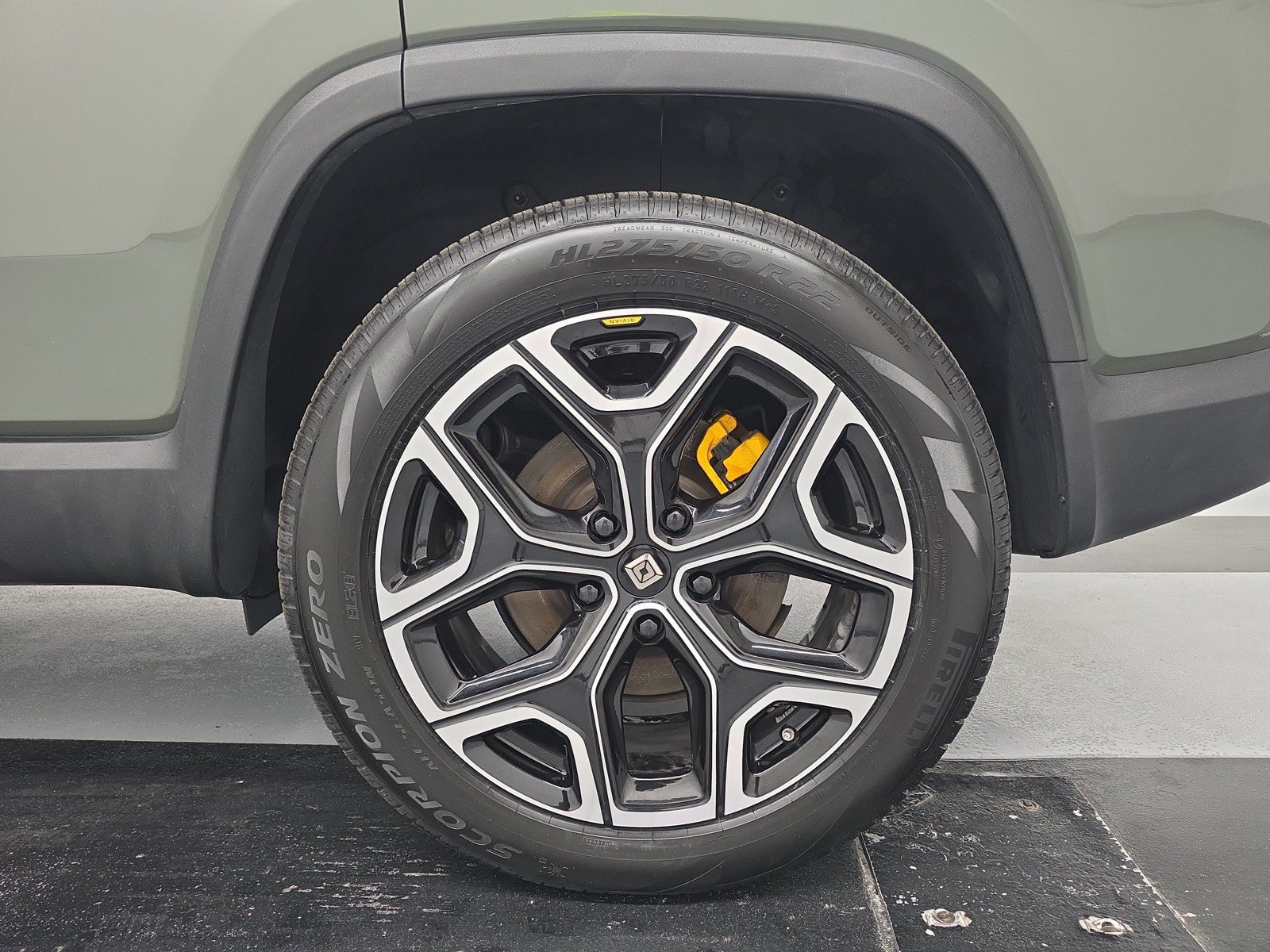 Used 2023 Rivian R1S Launch Edition AWD/4WD image 10