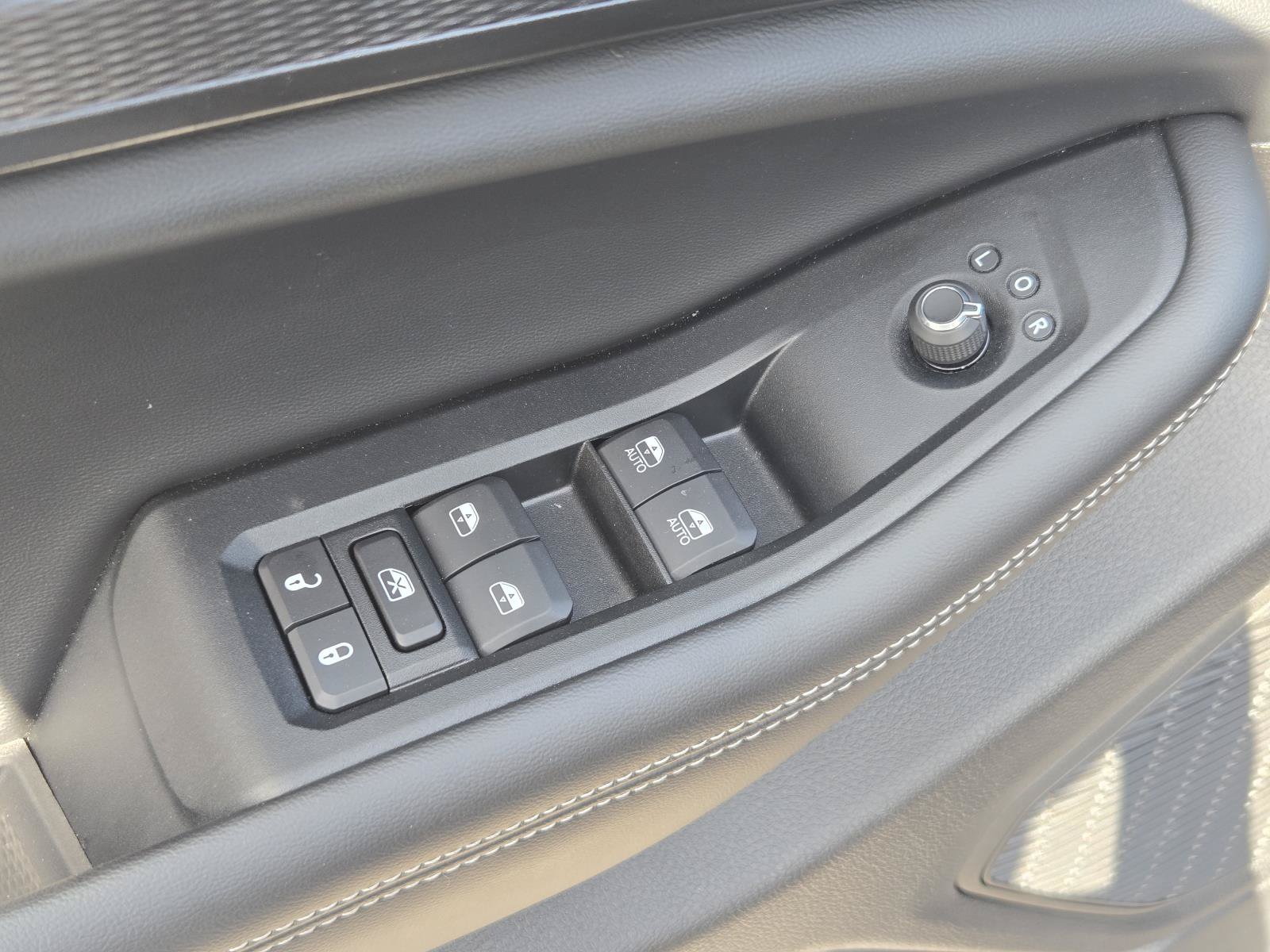 Certified 2025 Jeep Grand Cherokee Altitude RWD image 22