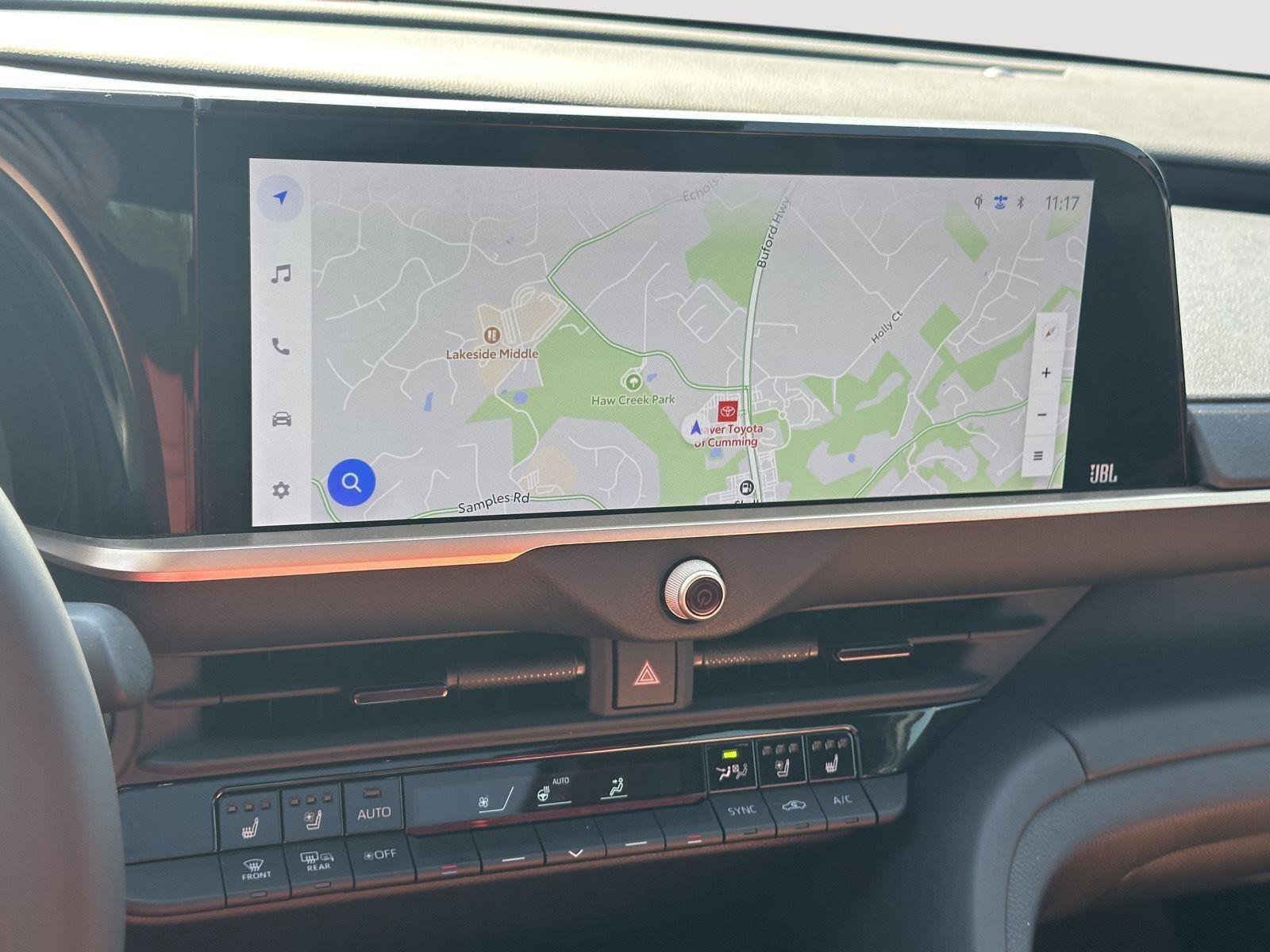 Used 2023 Toyota Crown Limited image 11