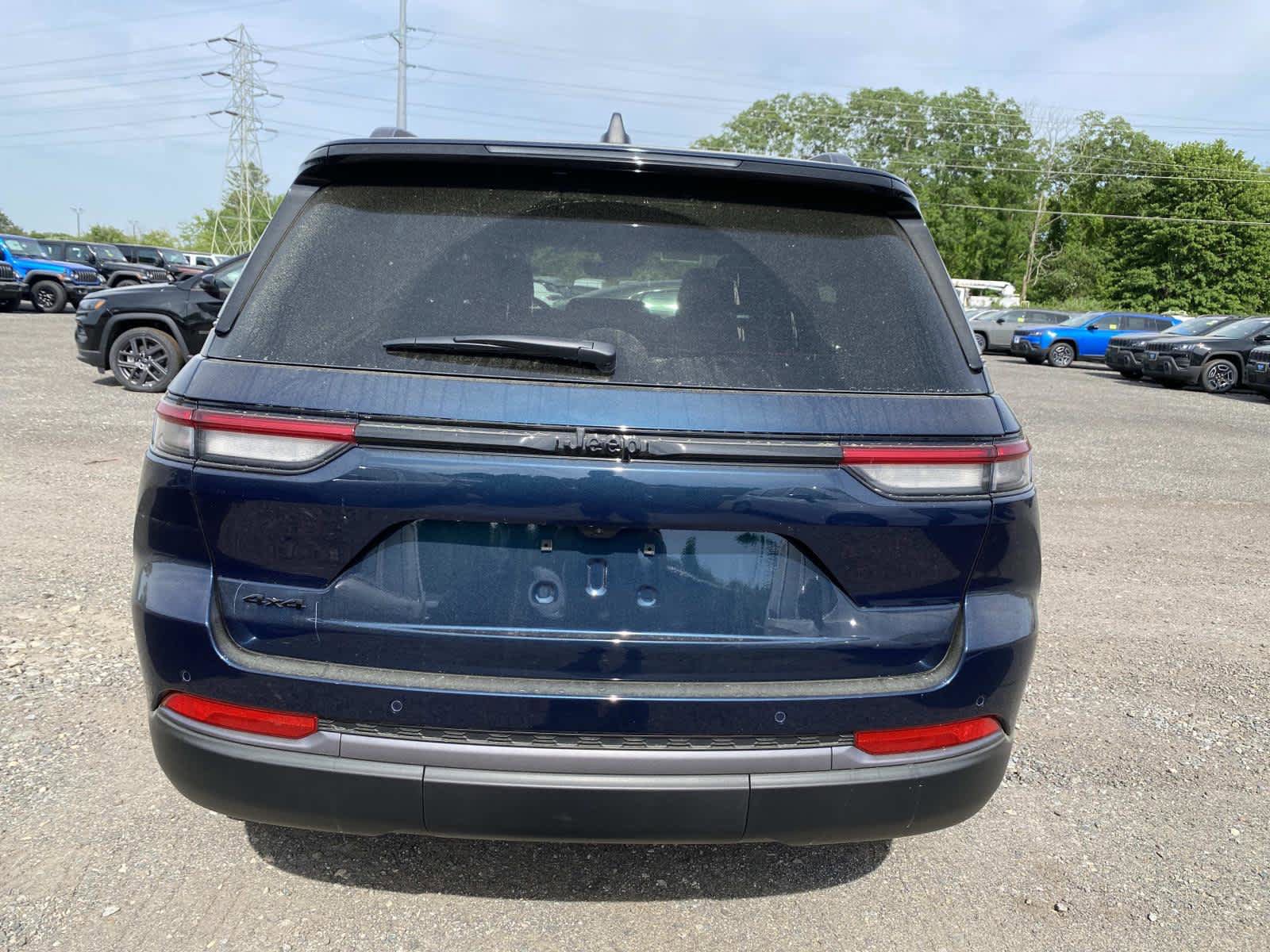 New 2026 Jeep Grand Cherokee Limited AWD/4WD image 4