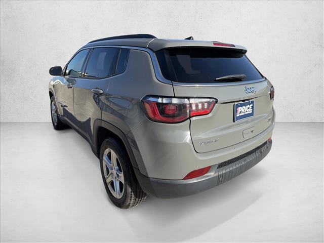 Used 2024 Jeep Compass Latitude AWD/4WD image 3