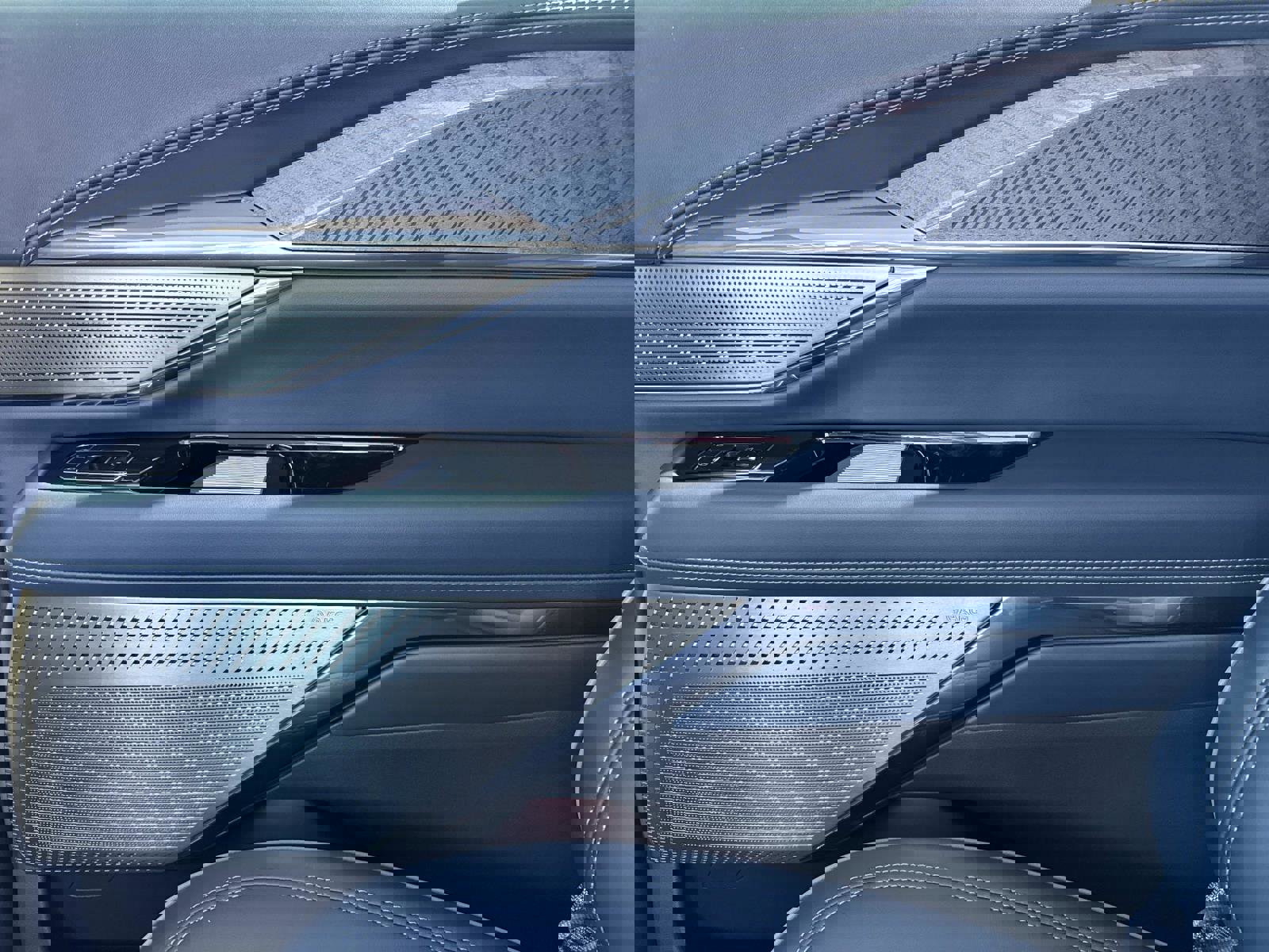 Used 2025 Cadillac Escalade IQ Sport 2 image 15