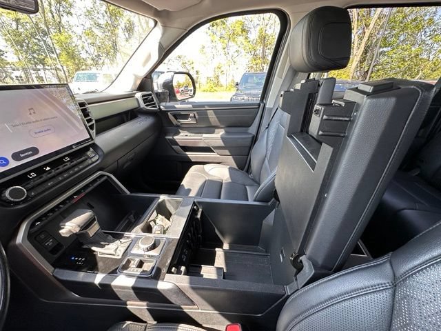 Used 2022 Toyota Prius XLE AWD/4WD image 25