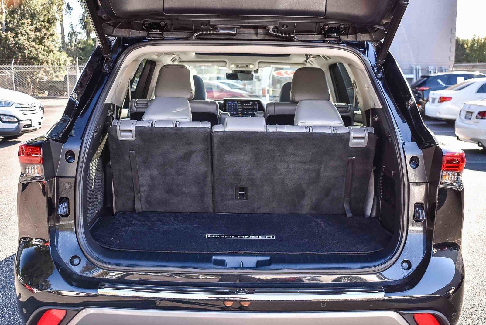 Used 2022 Toyota Highlander Platinum image 24