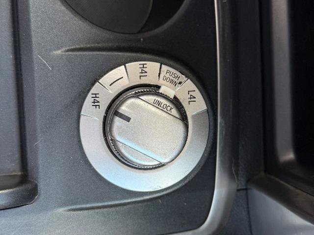Used 2018 Toyota 4Runner Limited AWD/4WD image 15
