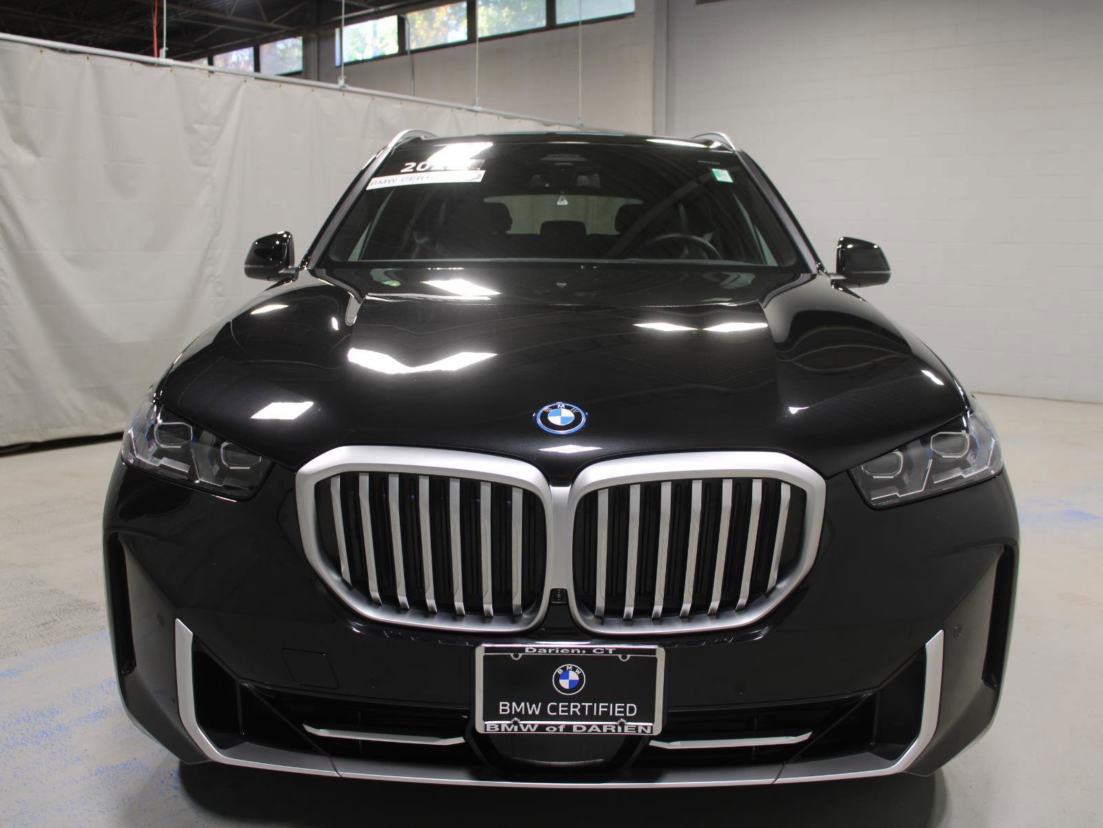 Certified 2025 BMW X5 xDrive50e w/ Parking Assistance Package image 3