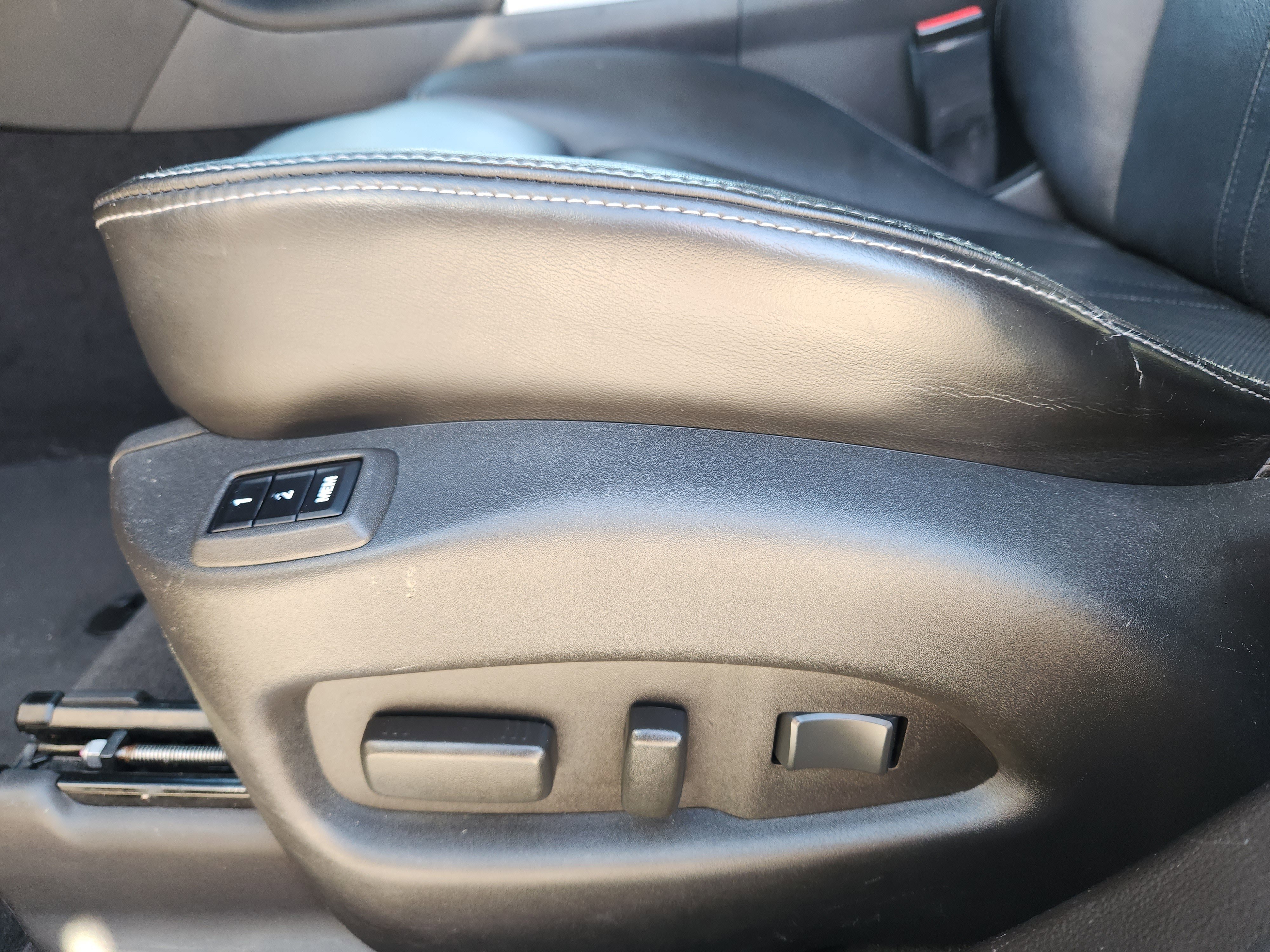 Used 2013 Cadillac SRX Performance w/ Driver Awareness Package image 25