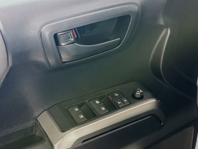 Used 2020 Toyota Tacoma SR5 image 18