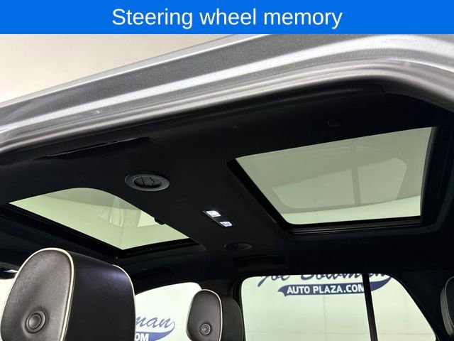 Used 2023 Chevrolet Traverse Premier image 24