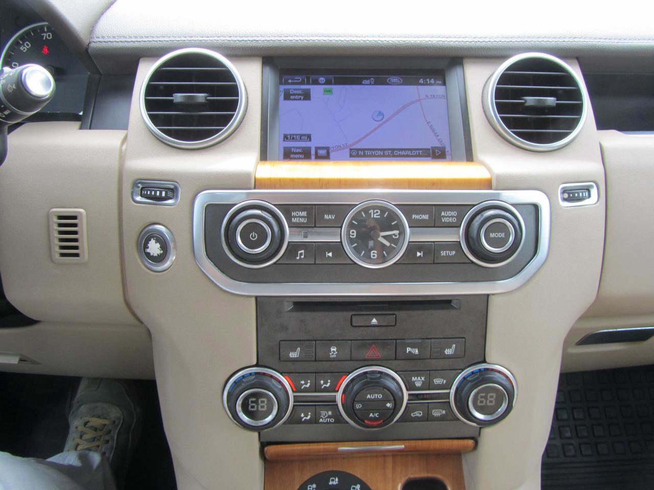Used 2012 Land Rover LR4 HSE LUX AWD/4WD image 15