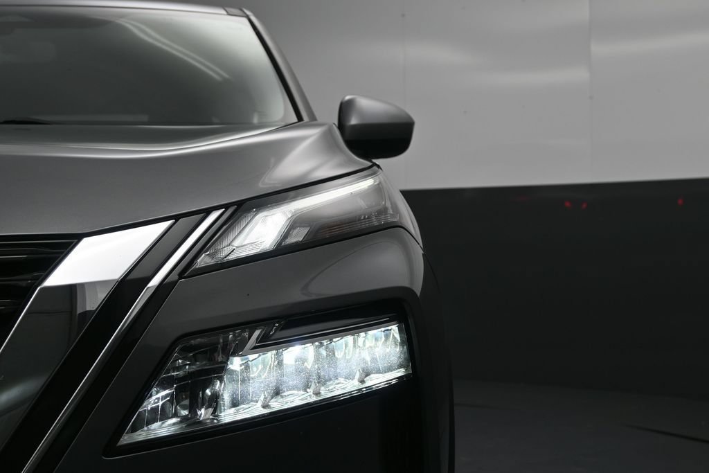 Certified 2023 Nissan Rogue SV FWD image 13