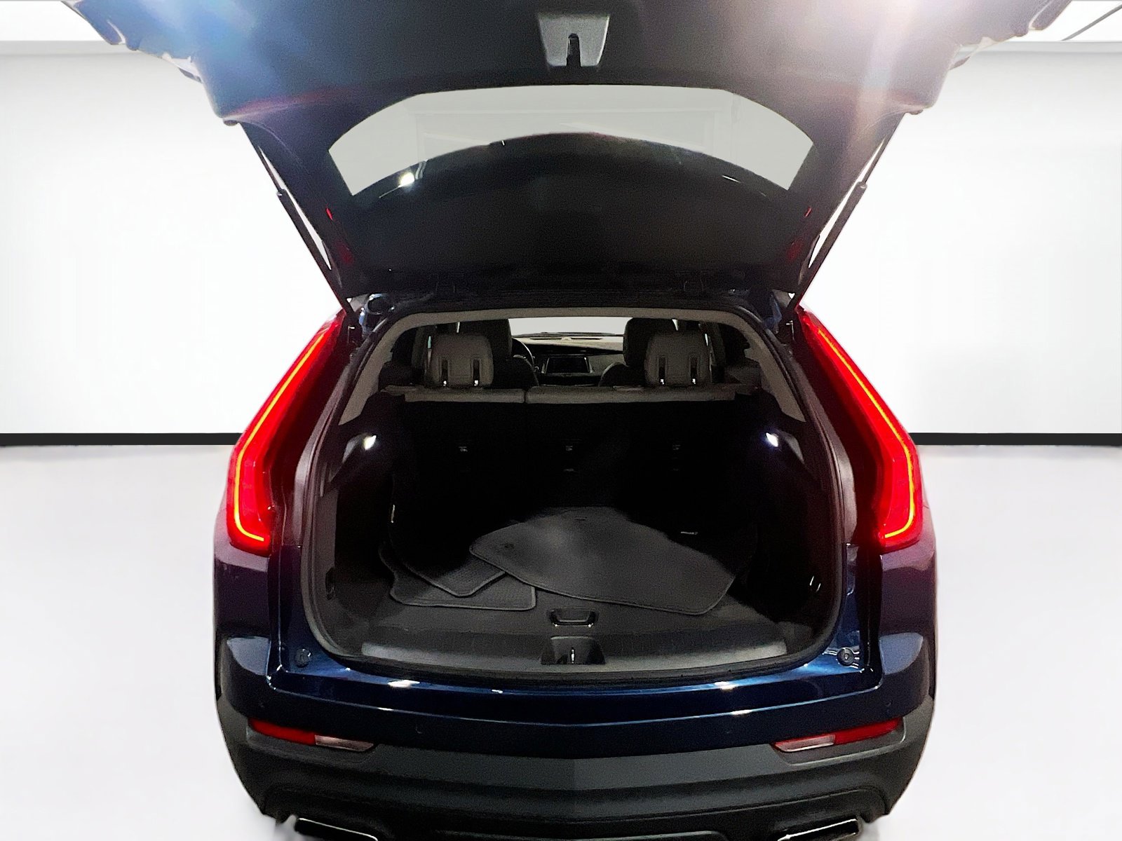 Used 2019 Cadillac XT4 Luxury FWD image 18