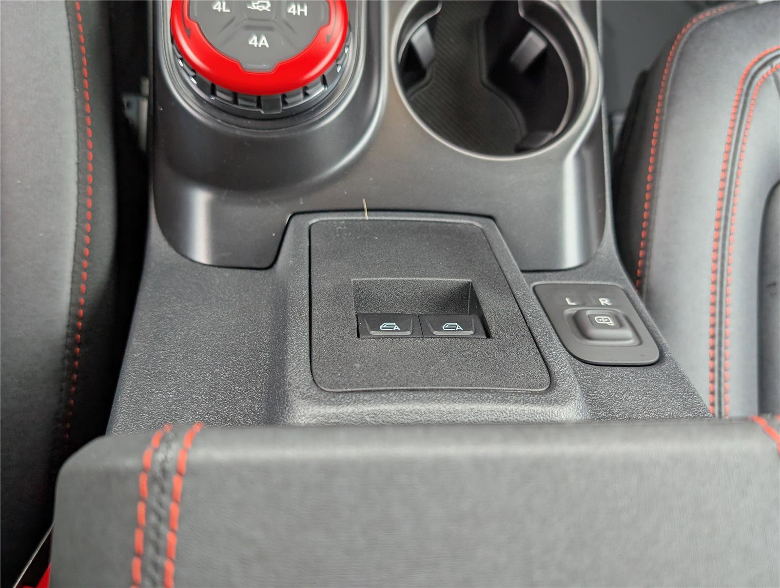 Used 2025 Ford Bronco Stroppe Edition image 24