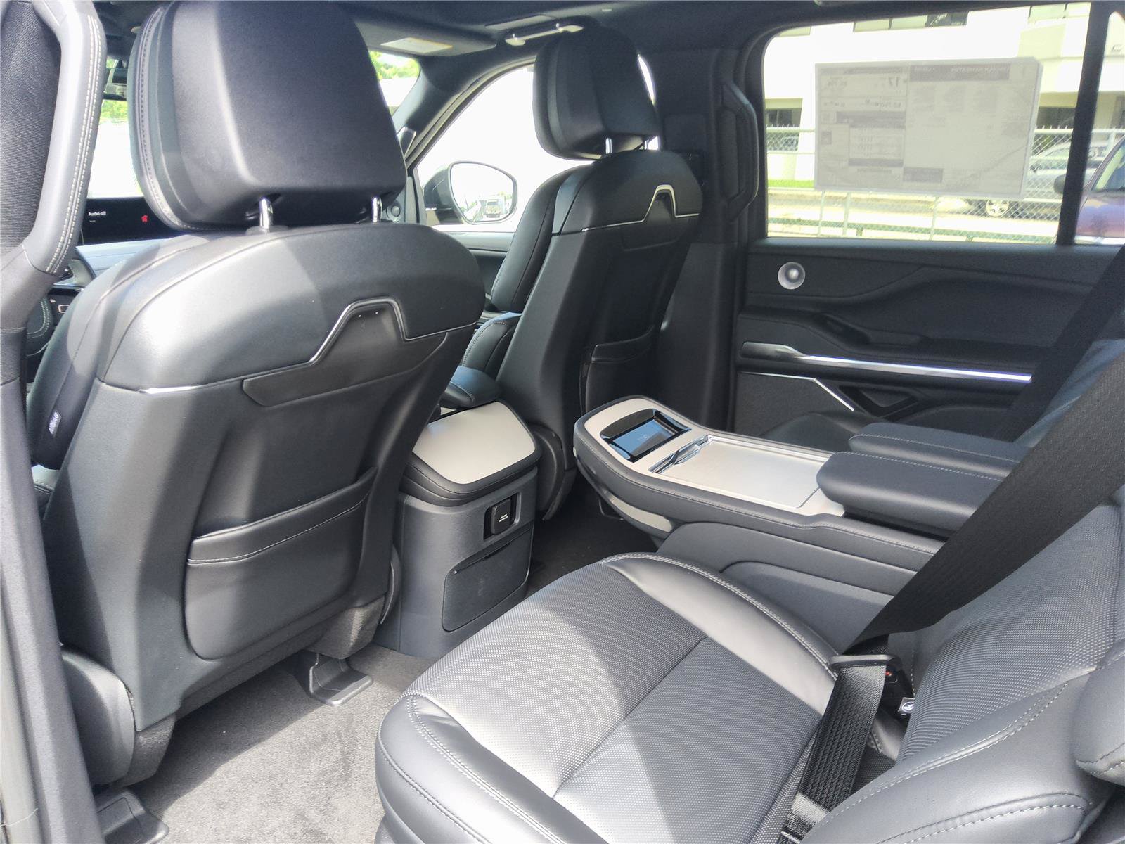 New 2027 Lincoln Navigator Reserve w/ Jet Appearance Package AWD/4WD image 26
