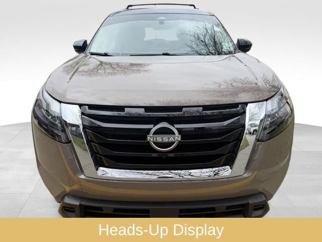 Used 2025 Nissan Pathfinder Platinum image 7