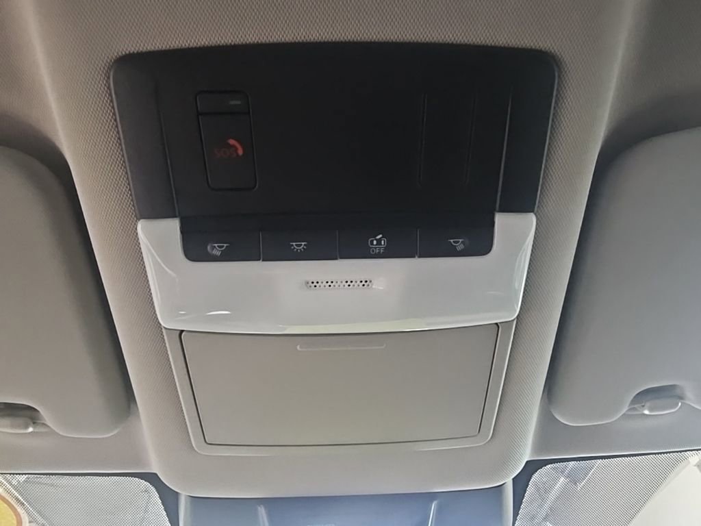 Used 2025 Nissan Rogue SV image 23