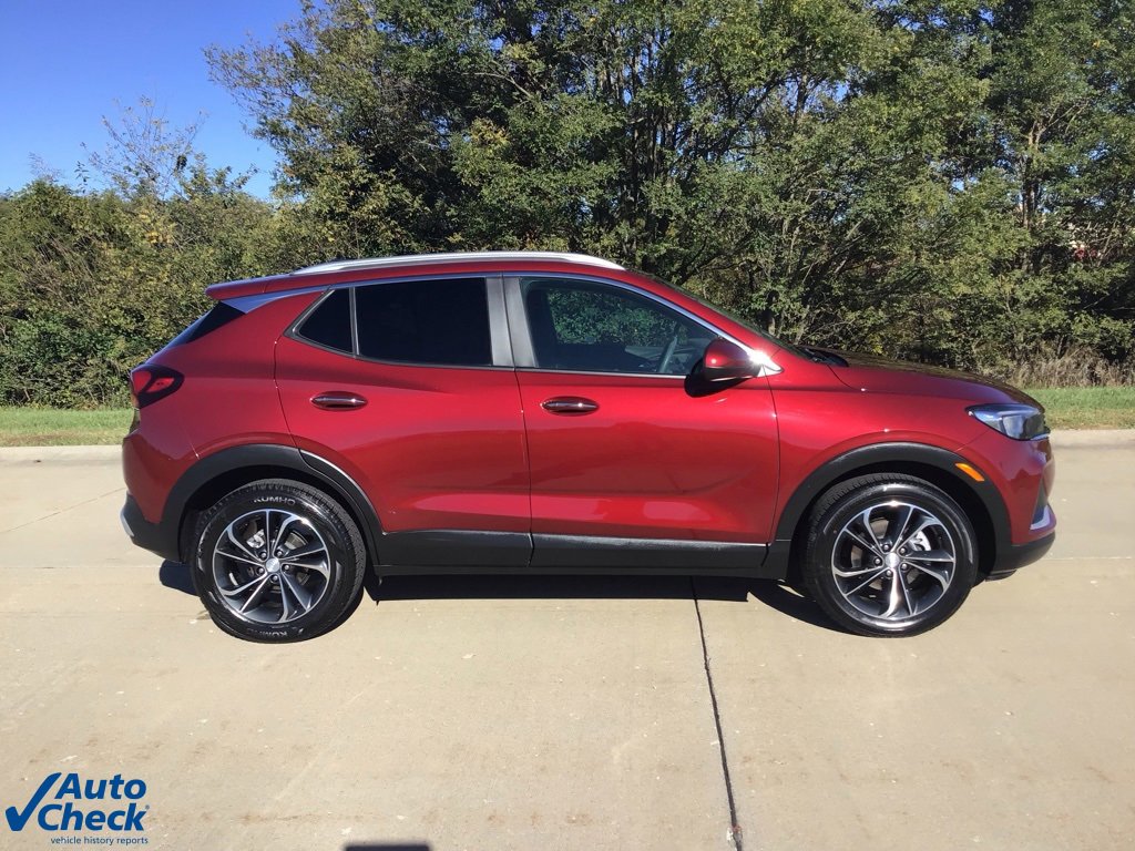Used 2022 Buick Encore GX Select image 2