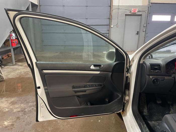 Used 2008 Volkswagen Rabbit S image 22