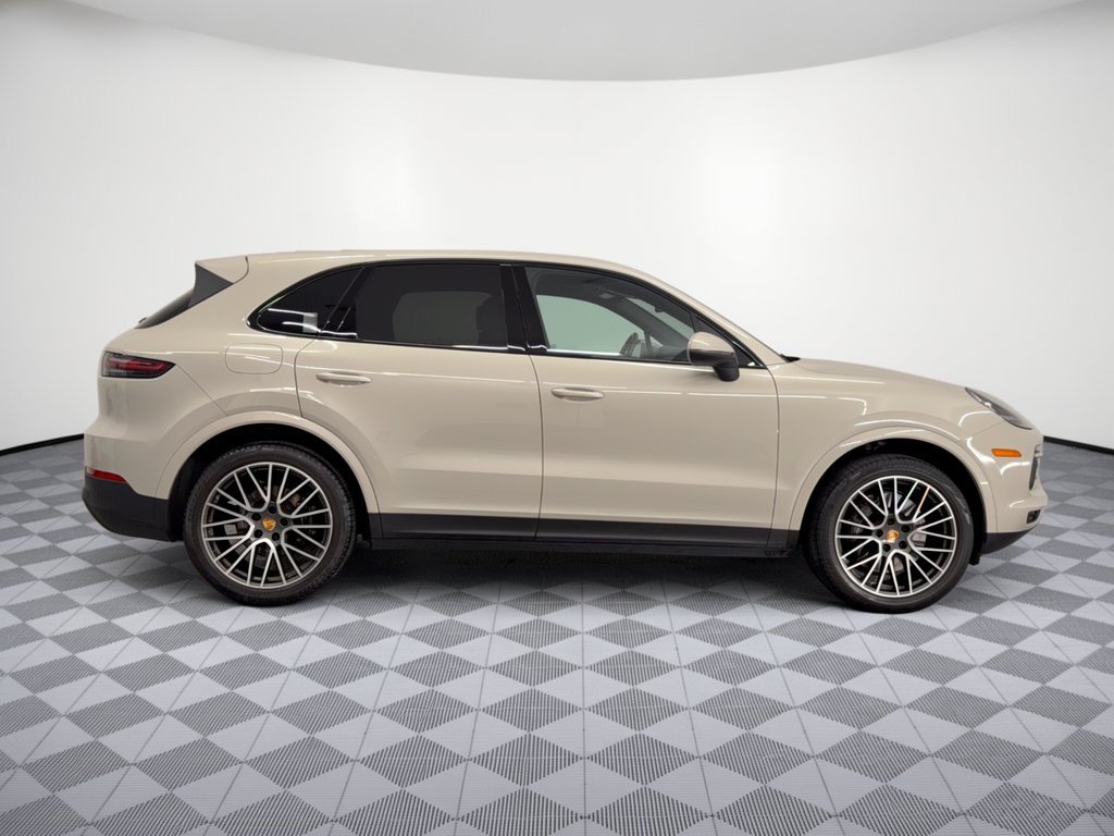 Used 2023 Porsche Cayenne AWD/4WD image 8