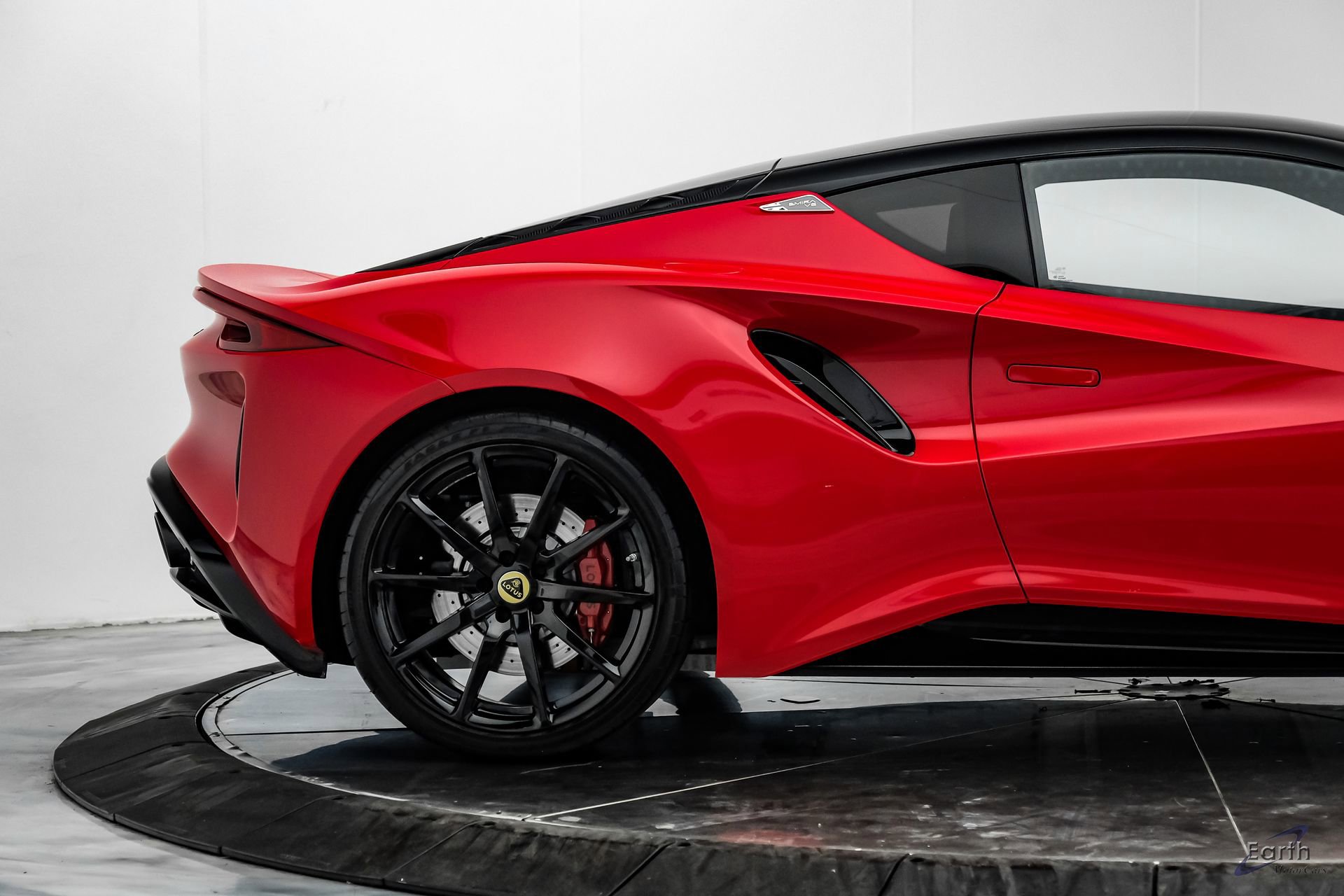 Used 2025 Lotus Emira RWD image 25