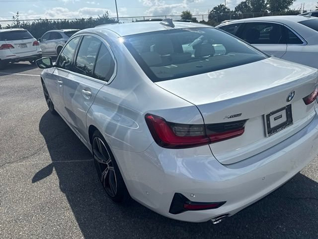 Used 2021 BMW 330i xDrive Sedan w/ Premium Package AWD/4WD image 11